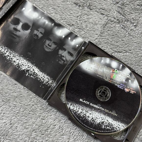 Reunion by Black Sabbath (CD, Oct-1998, 2 Discs, Epic) w/ Booklet - Picture 3 of 5